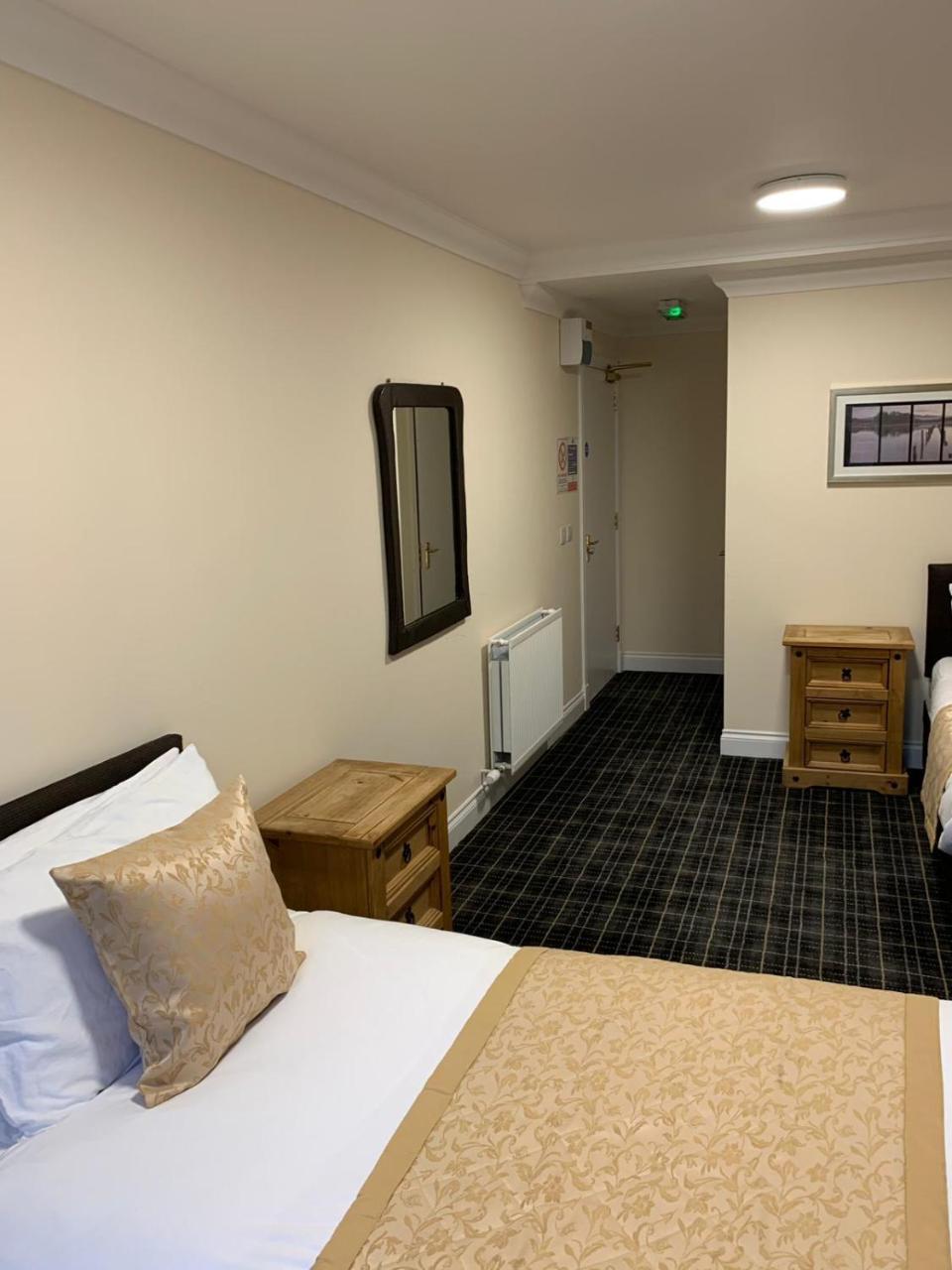 Waverley Inn Lodge ディングウォール エクステリア 写真