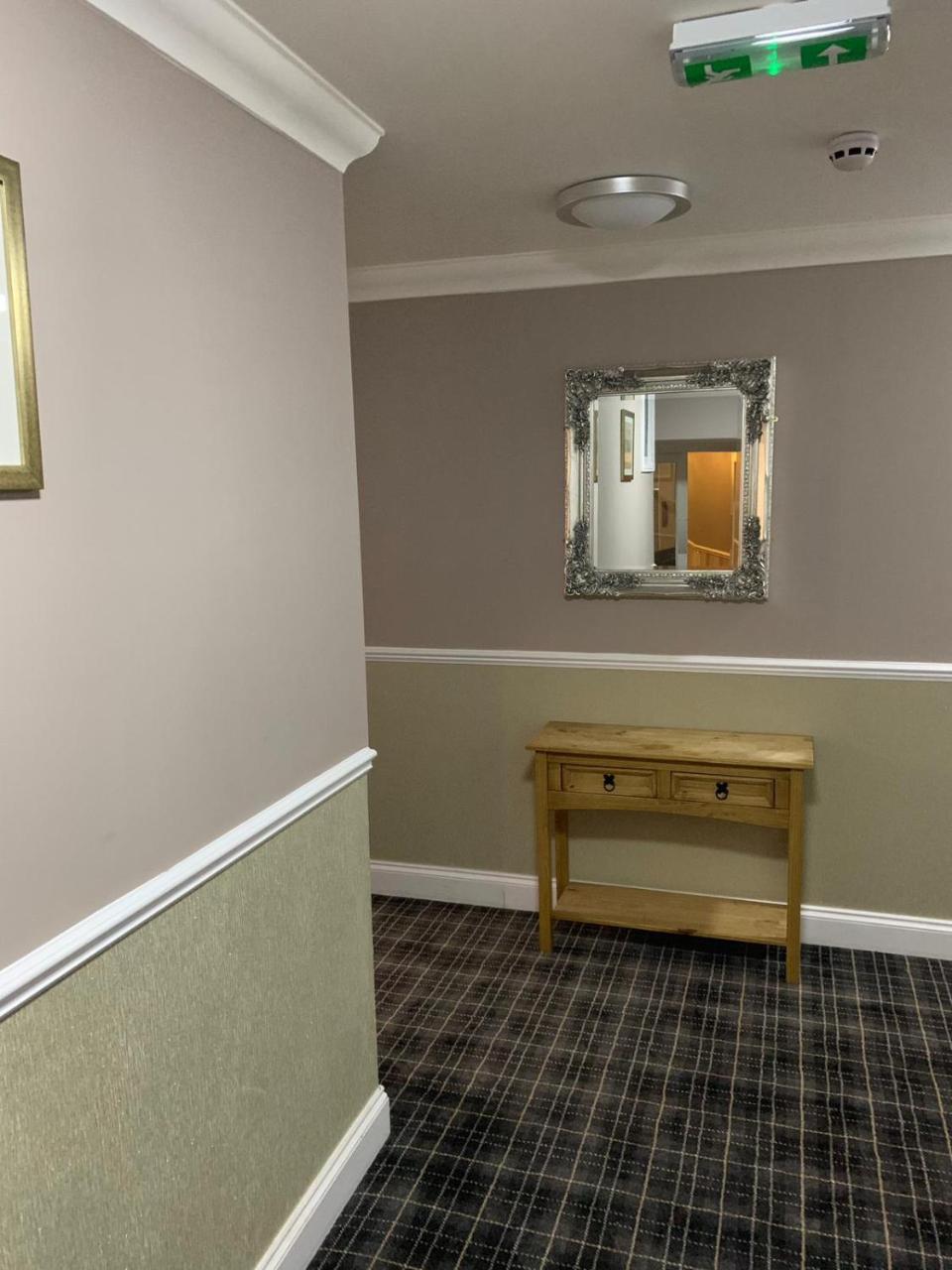 Waverley Inn Lodge ディングウォール エクステリア 写真