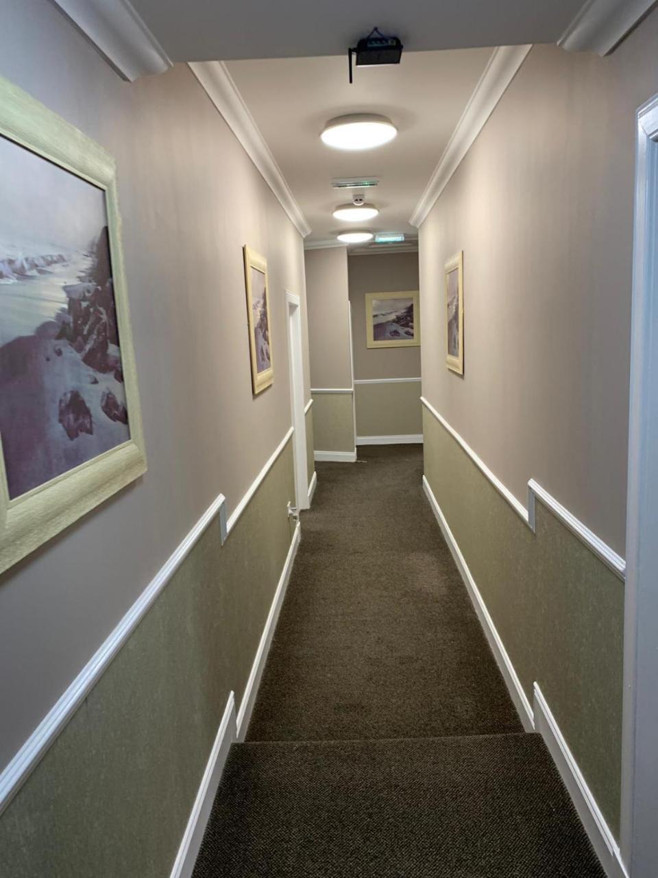 Waverley Inn Lodge ディングウォール エクステリア 写真